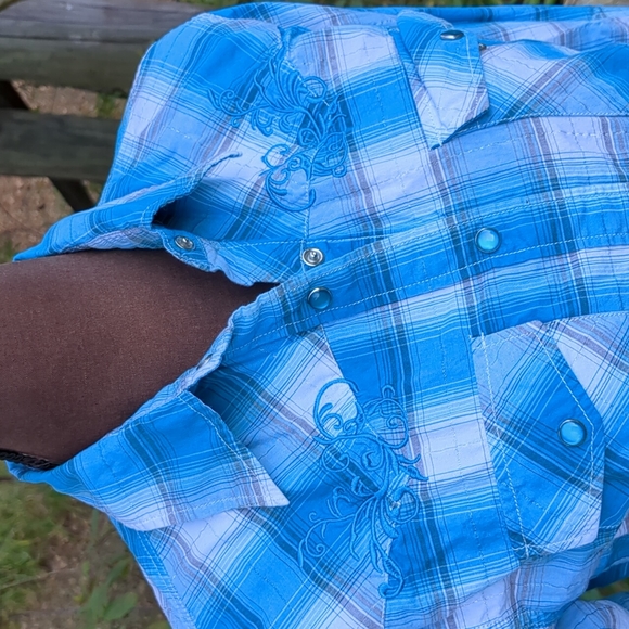 Cowgirl Hardware Arena Shirt Turquoise/White Plaid w/ Embroidered Yoke Snap Butt - Picture 4 of 14